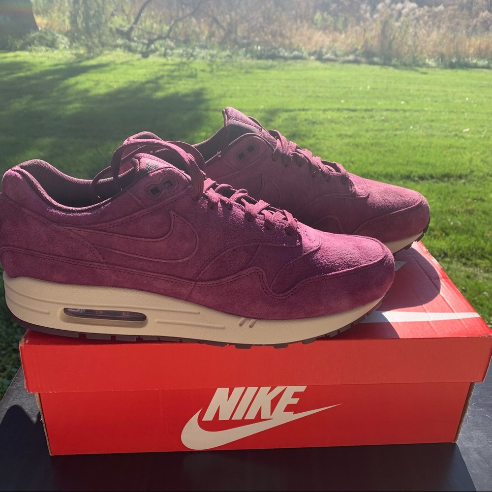 Nike Air Max 1 Premium Bordeaux Shoes - Picture 2 of 6